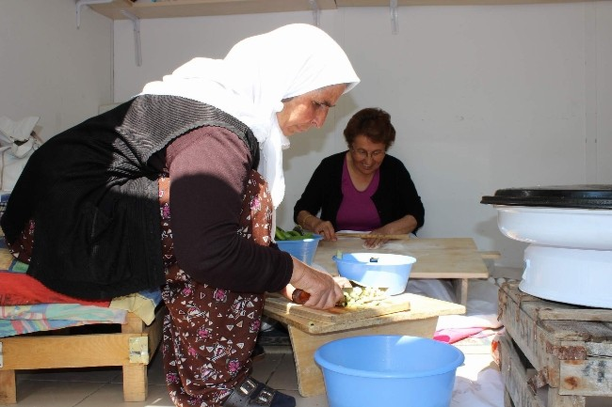 Gözlemeci Emekli Öğretmenlerden Soma\'ya Katkı