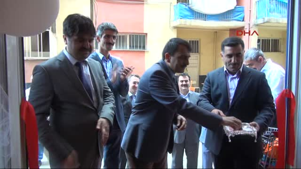 Hakkari\'de Yoksul Öğrenciler Yararına Kermes