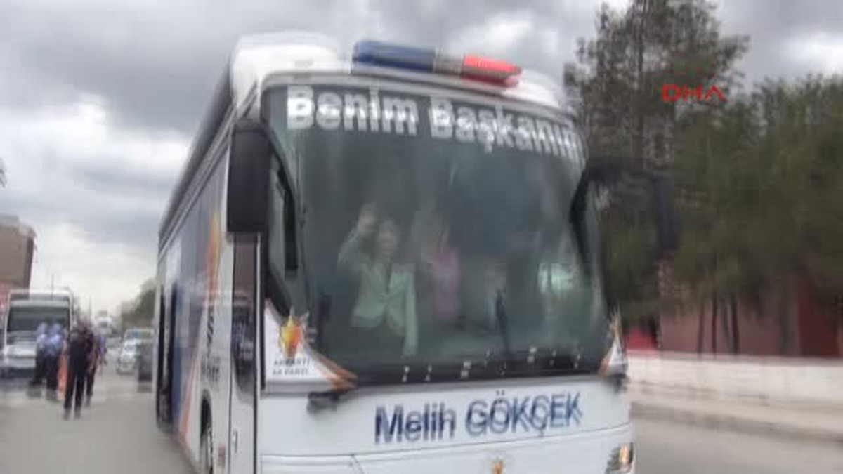 Kadın Bakan Kadın Başkandan Şalvar İstedi