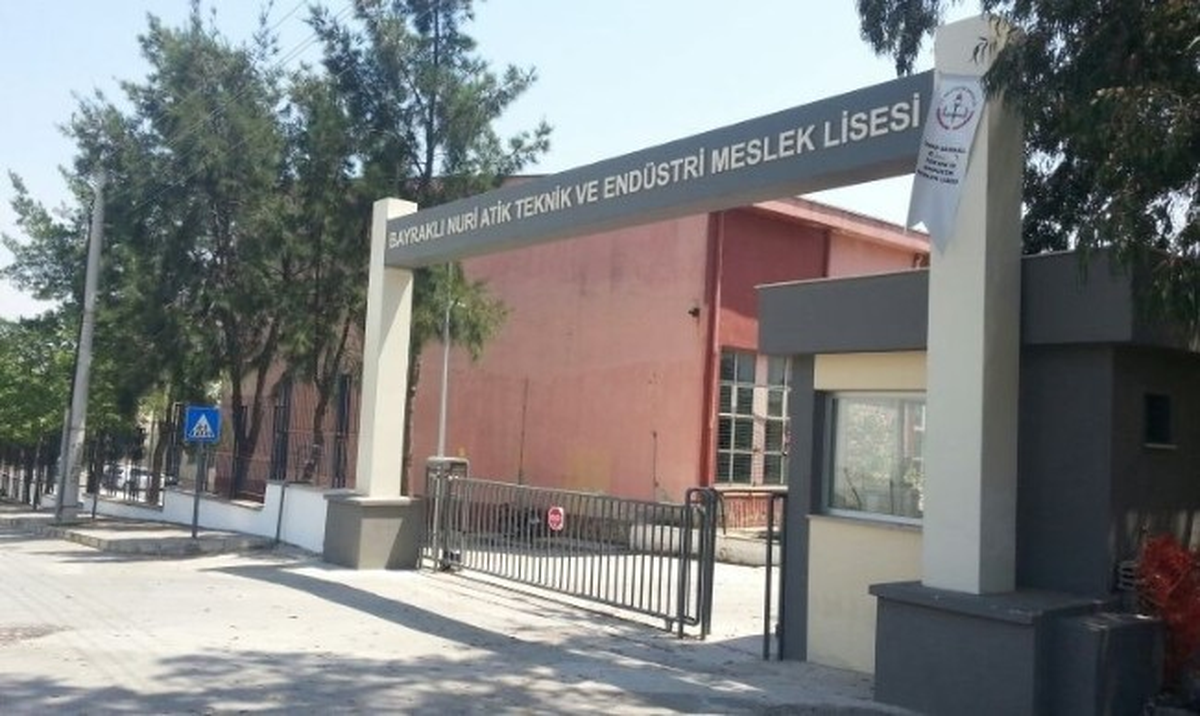 Lisede Bıçaklı Dehşet