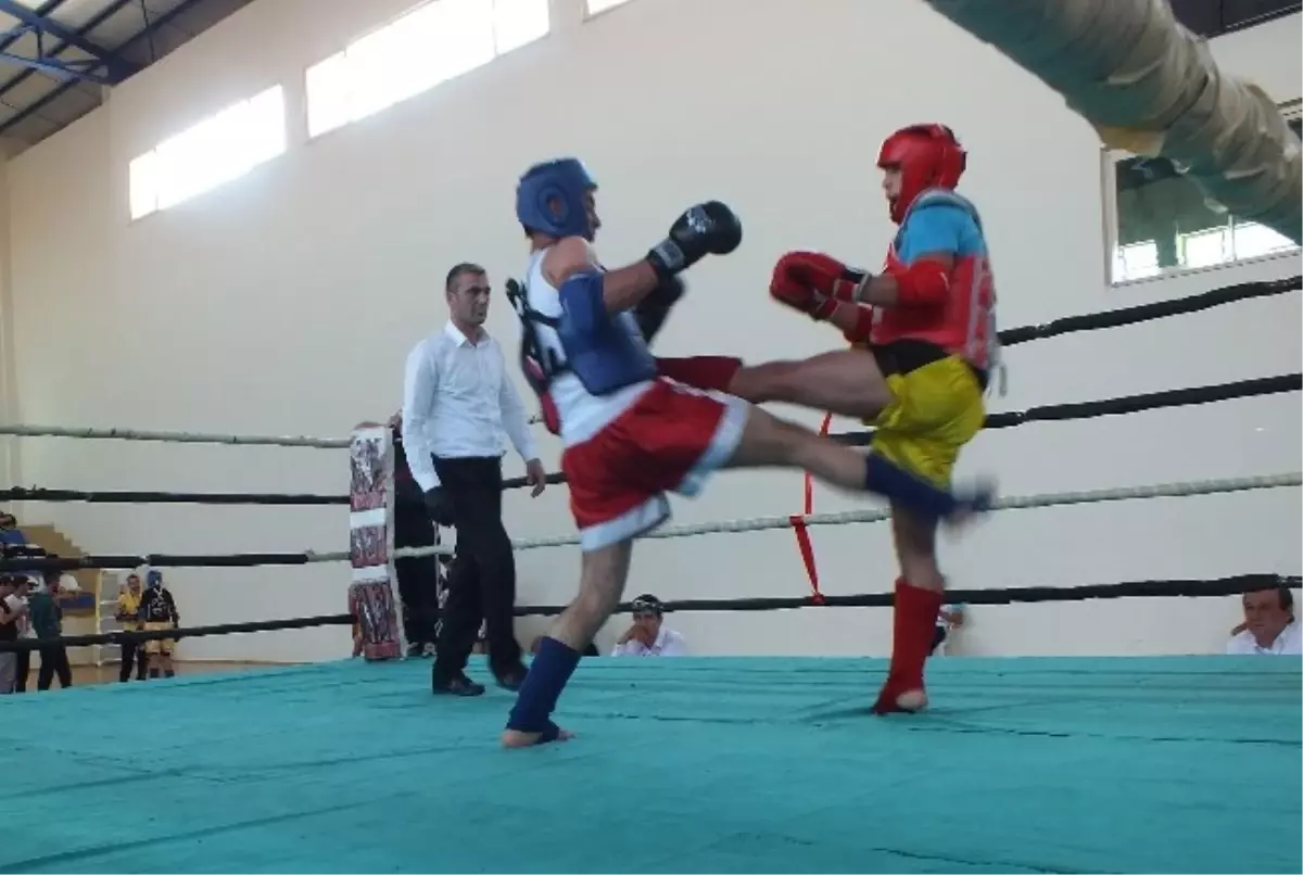 Manavgat\'ta Muay Thai Şampiyonası Düzenlendi