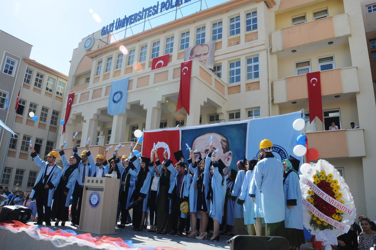 Mezuniyet Töreninde Soma ve Bosna\'yı Unutmadılar