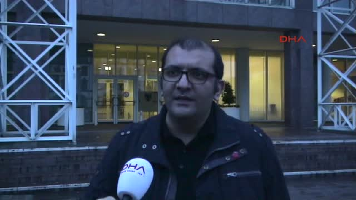 Neonaziler Dortmund Belediyesi\'ne Girmeye Çalıştı: 10 Yaralı 2