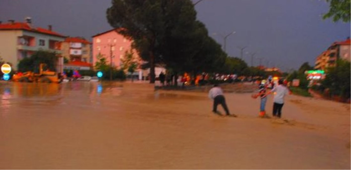 Osmancık İlçesi Sel Suları Altında Kaldı, 1 Kişi Öldü