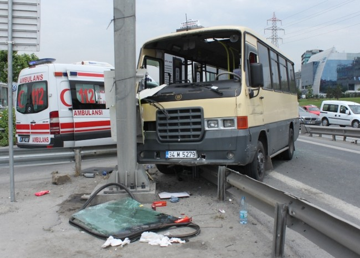 Sürücünün Kararsızlığı Kazaya Neden Oldu