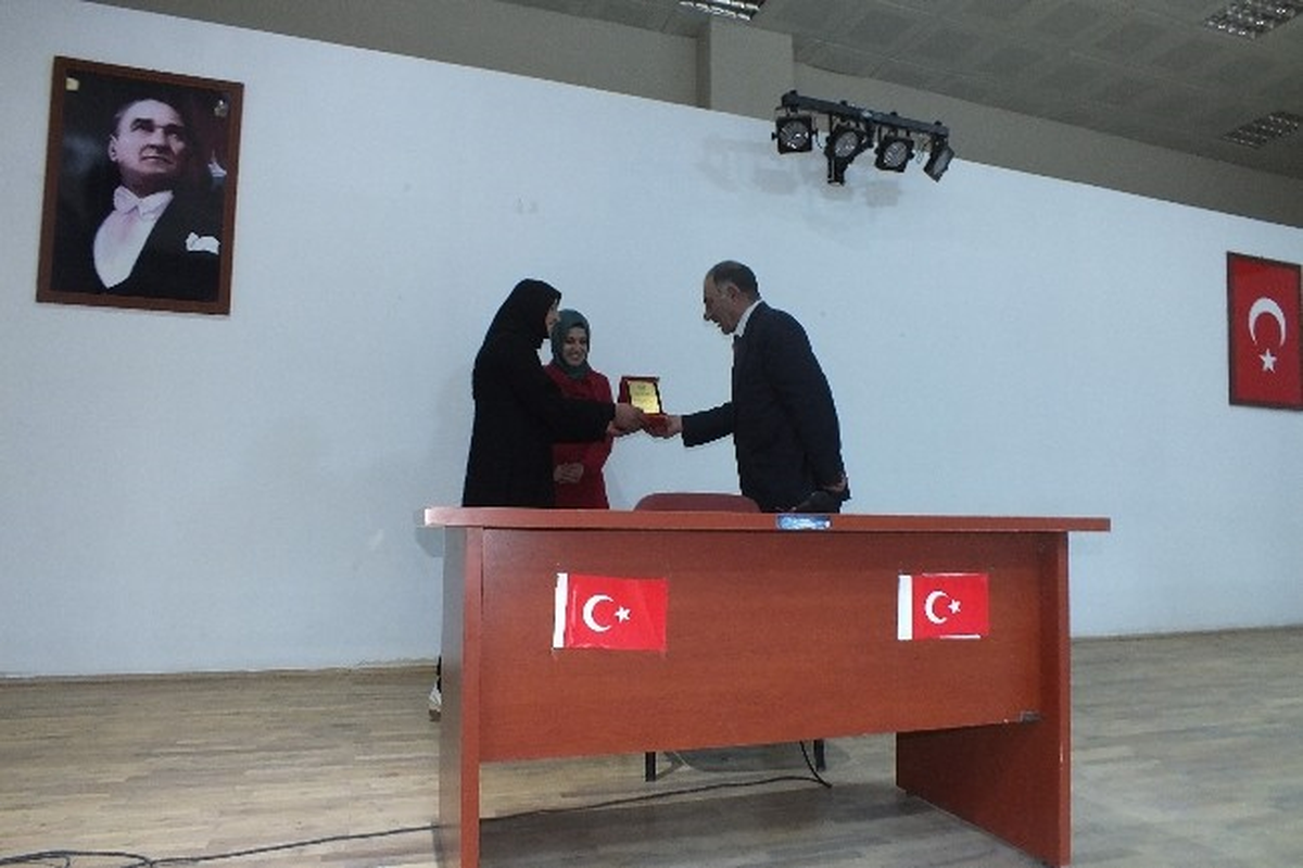 Pasinler\'de Kız Kuran Kursları Yılsonu Programı Düzenledi