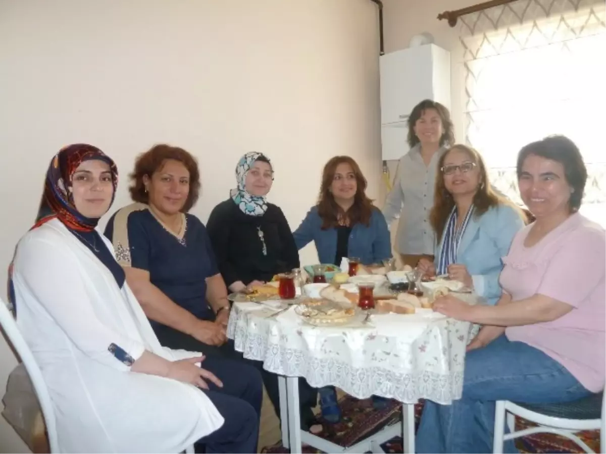 Rektör Kılıç\'tan Görme Engelli Nuray Köybaşı\'na Ziyaret