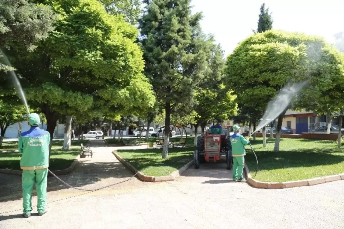 Şahinbey Belediyesi Parkları İlaçlıyor