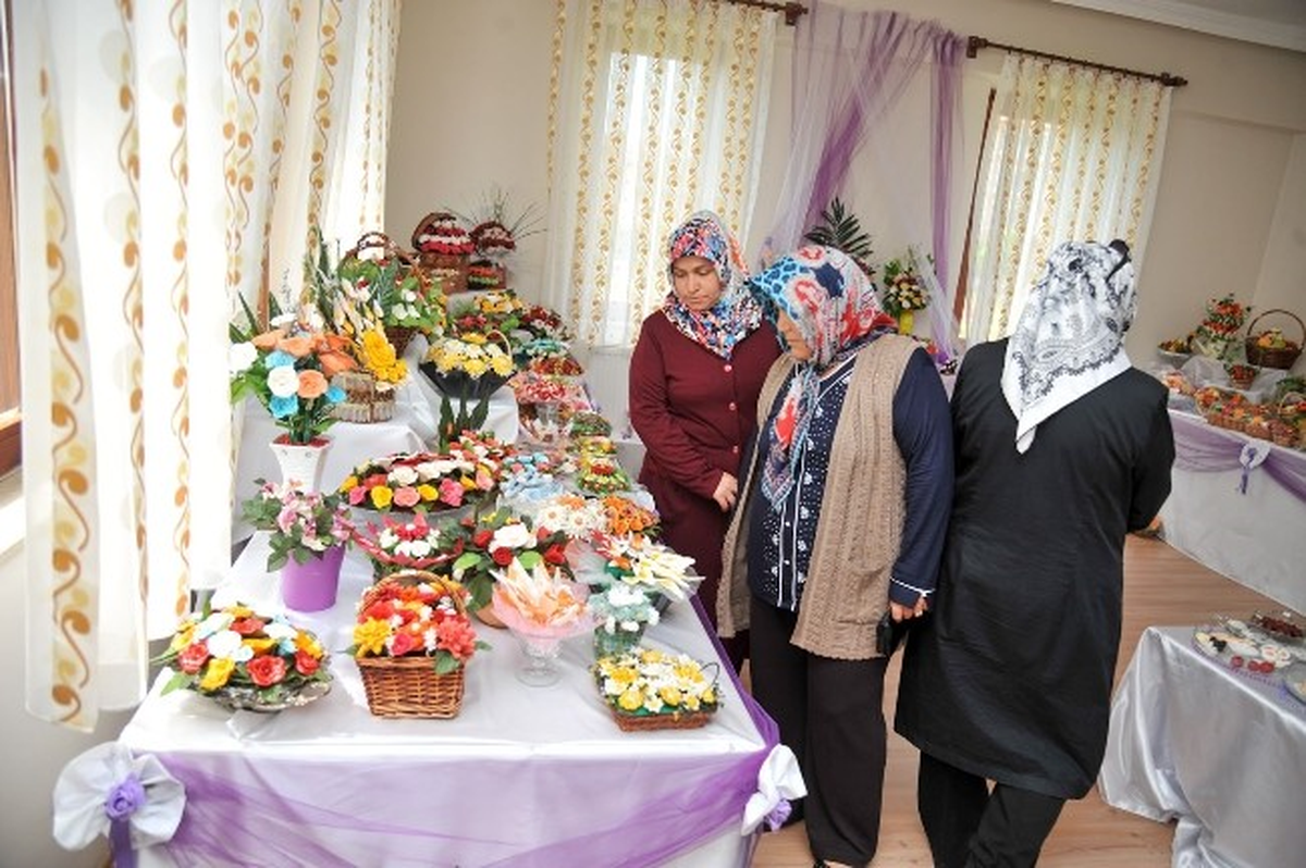 Altındağ\'ın Altın Ellerinin Yılsonu Sergisi Başladı