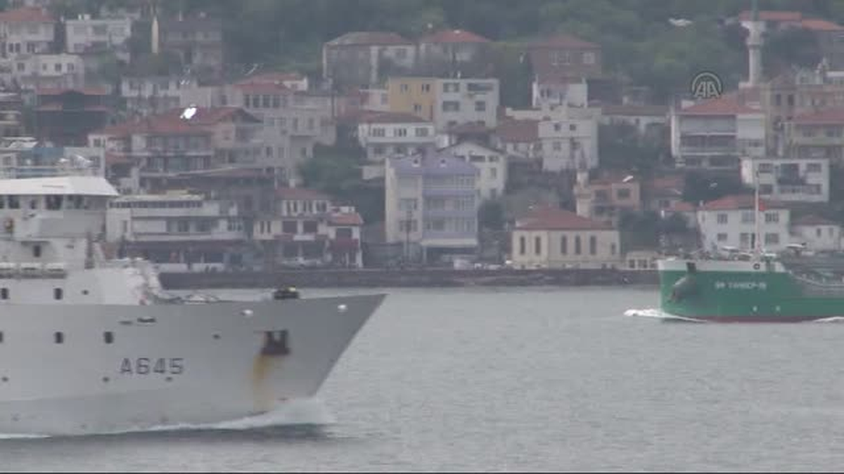 Fransız Askeri Gemisi, Çanakkale Boğazından Geçti