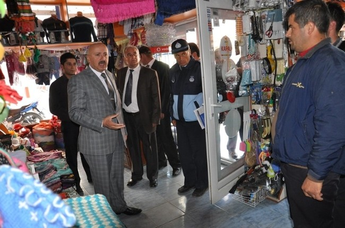 Başkan Samur\'dan Esnafa Kaldırımları İşgal Etmeyin Uyarısı