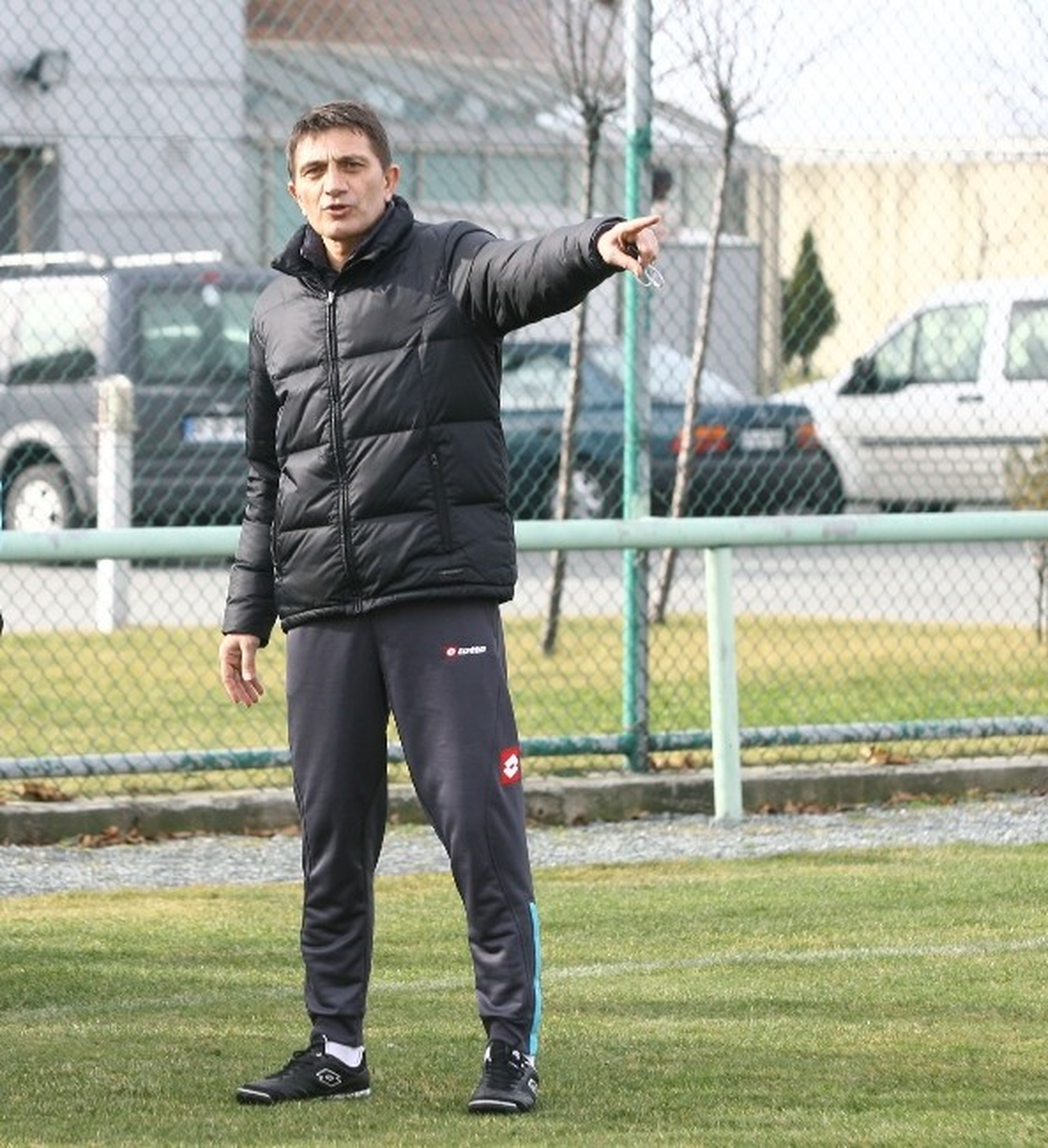 Çaykur Rizespor Yardımcı Antrenör Mehmet Ali Karaca ile Teknik Direktörlük İçin Görüşüyor