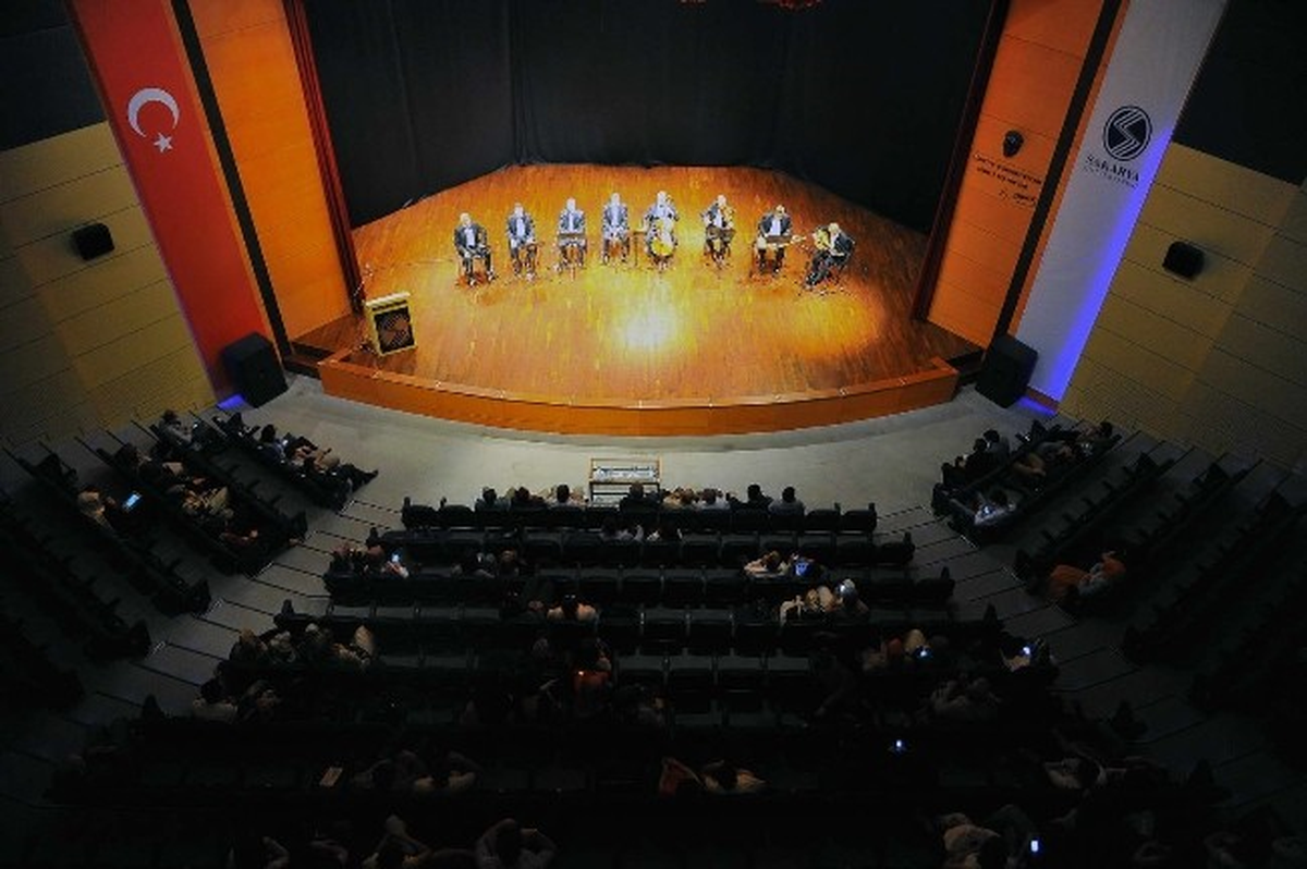 Cumhurbaşkanlığı Korosu SAÜ\'de Konser Verdi