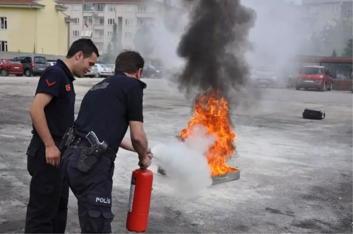 Emniyet Mensuplarına Yangın Eğitimi