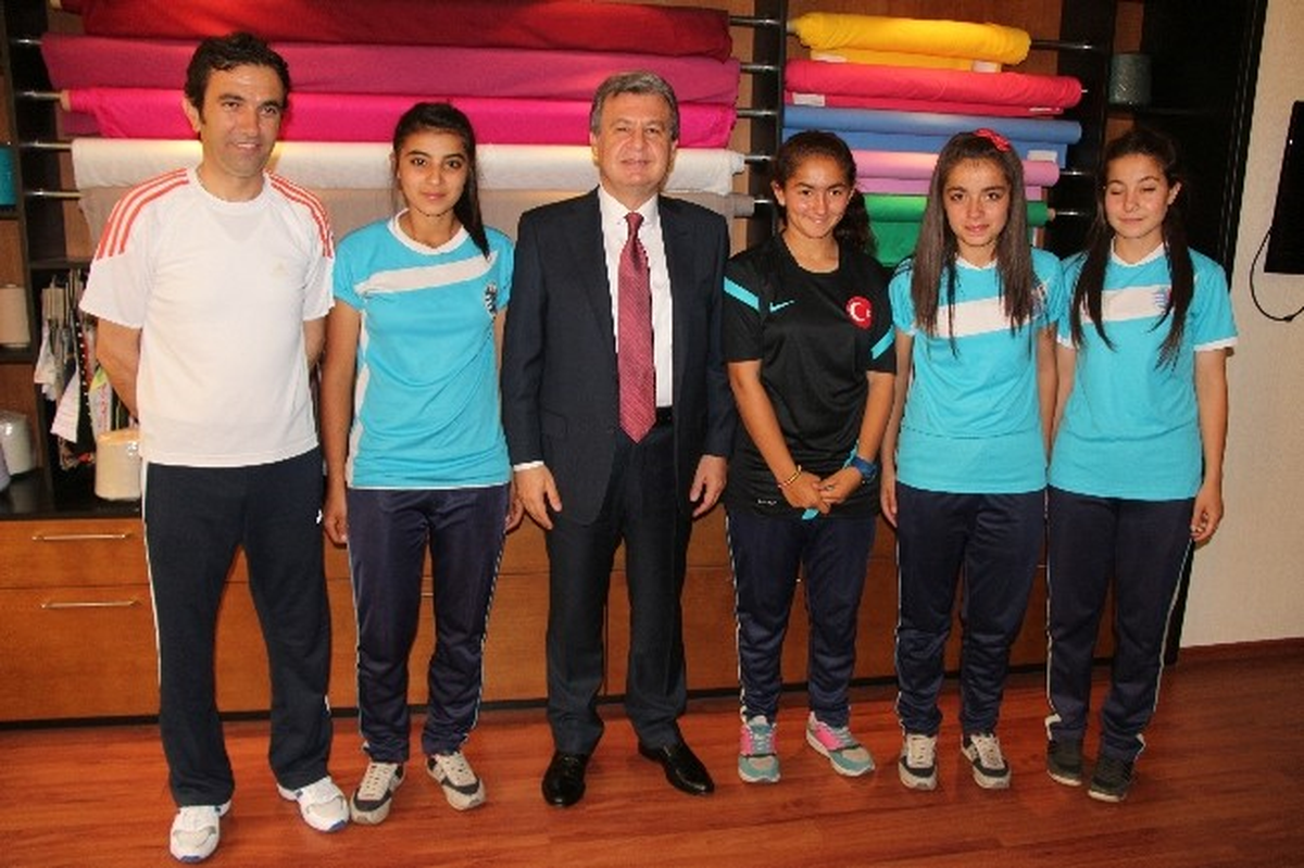 Genç Kızların Hedefi Şampiyonluk