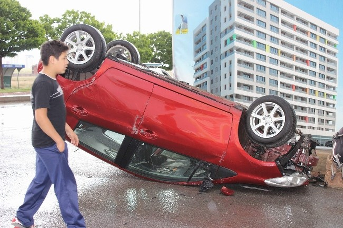 Kayseri\'de 2 Ayrı Trafik Kazası: 4 Yaralı
