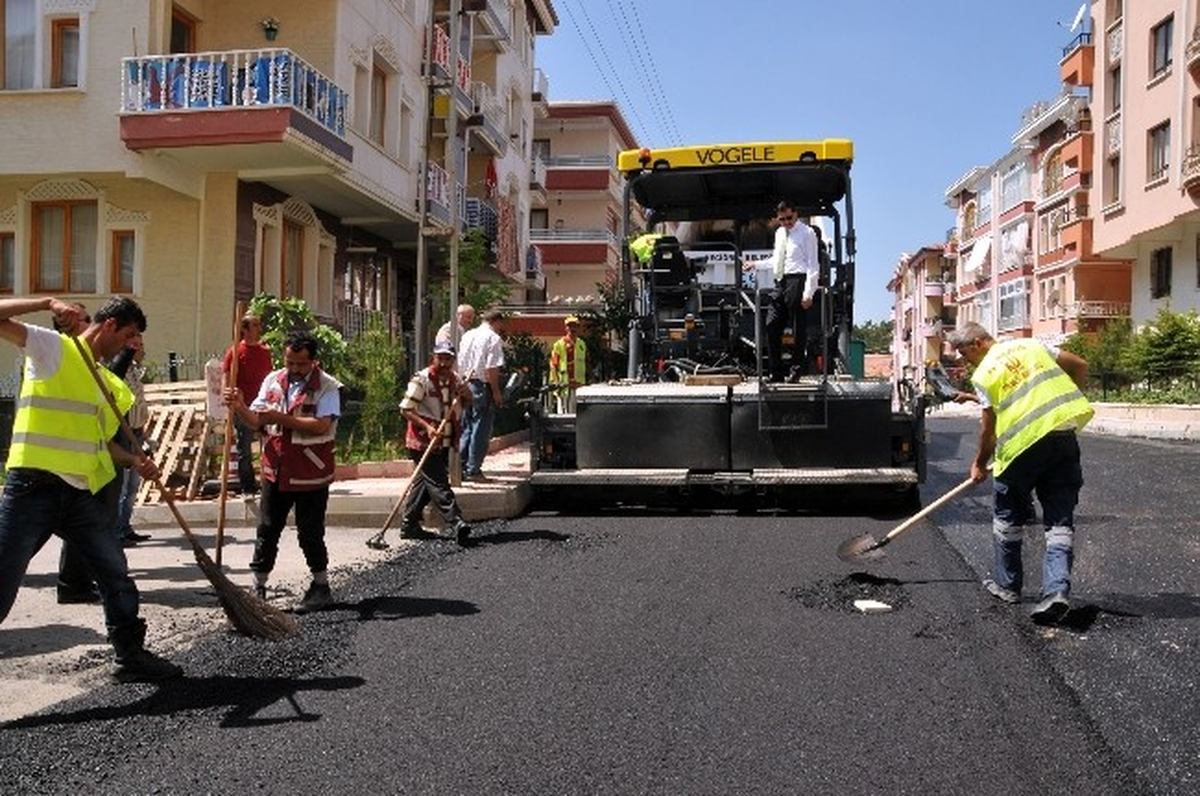 Keçiören\'de Havaların Isınmasıyla Asfalt Çalışmaları Başladı