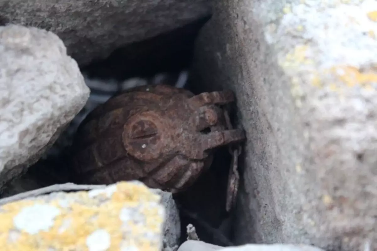 Patlamamış El Bombası Paniği