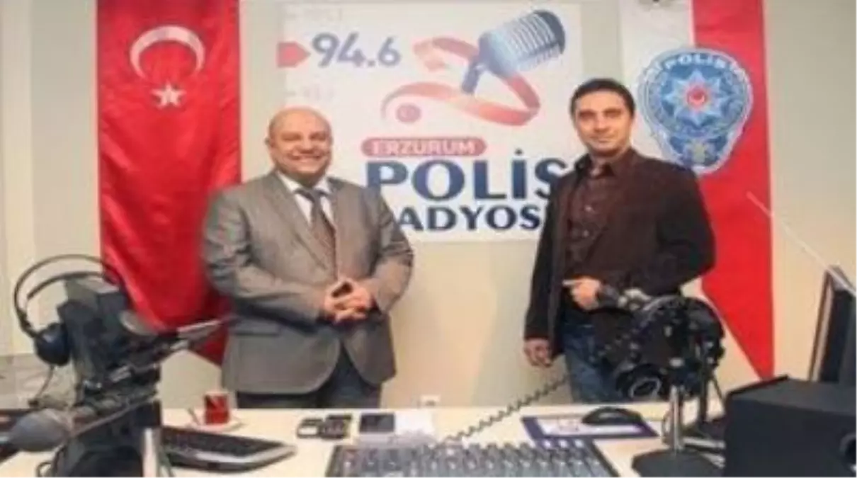 Prof. Dr. Erdoğan, Polis Radyosu\'na Konuk Oldu