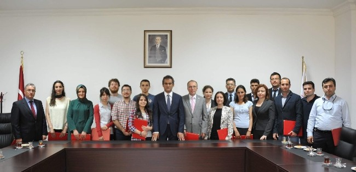Rektör Özer\'den 1. Ar-Ge Proje Pazarı Ekibine Teşekkür