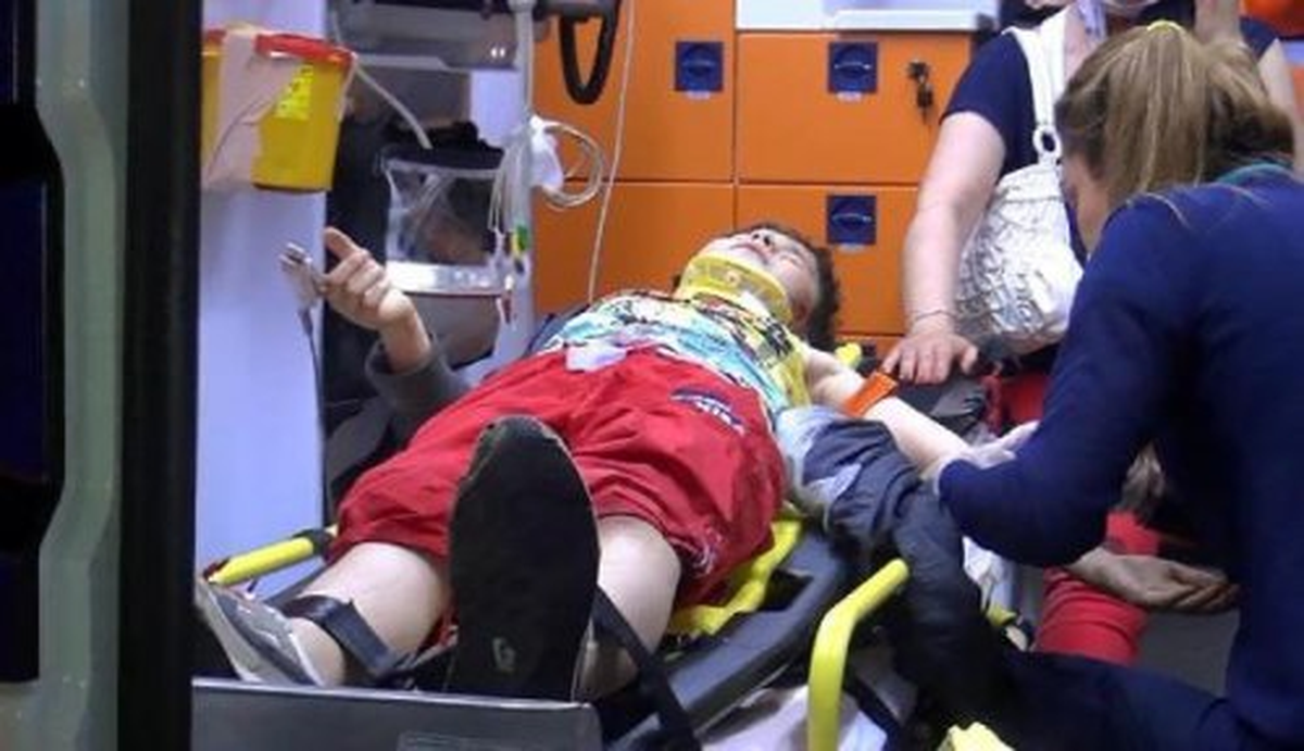 Sakarya\'da Otomobil, Yolcu Minibüsüne Çarptı: 17 Yaralı