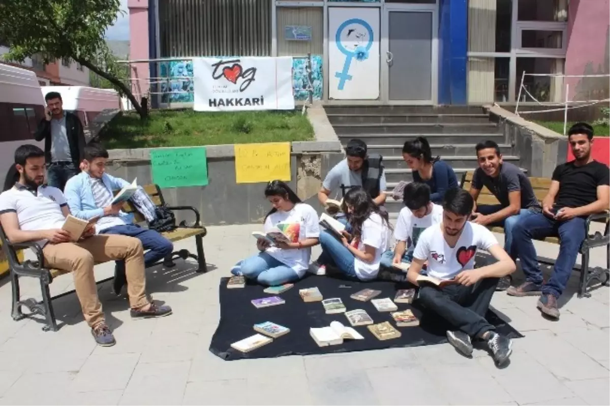 Hakkari Toplum Gönüllülerinden Kitap Okuma Etkinliği