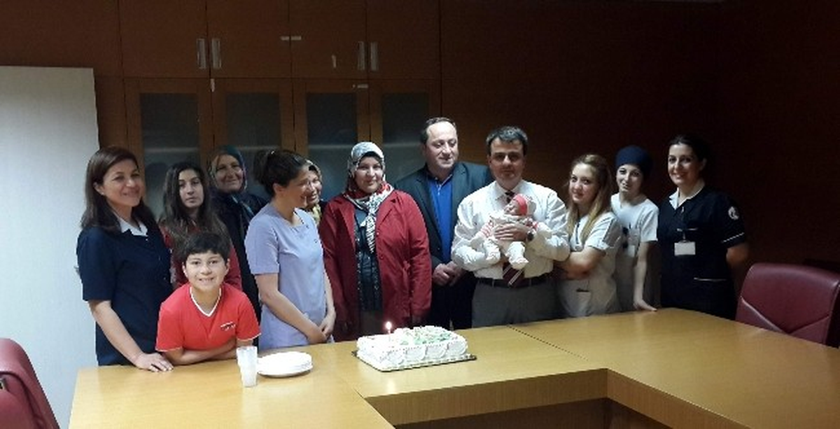 3 Ay Önce 680 Gram Olarak Dünyaya Gelen Cemre Bebek 2 Kilo 500 Grama Ulaştı