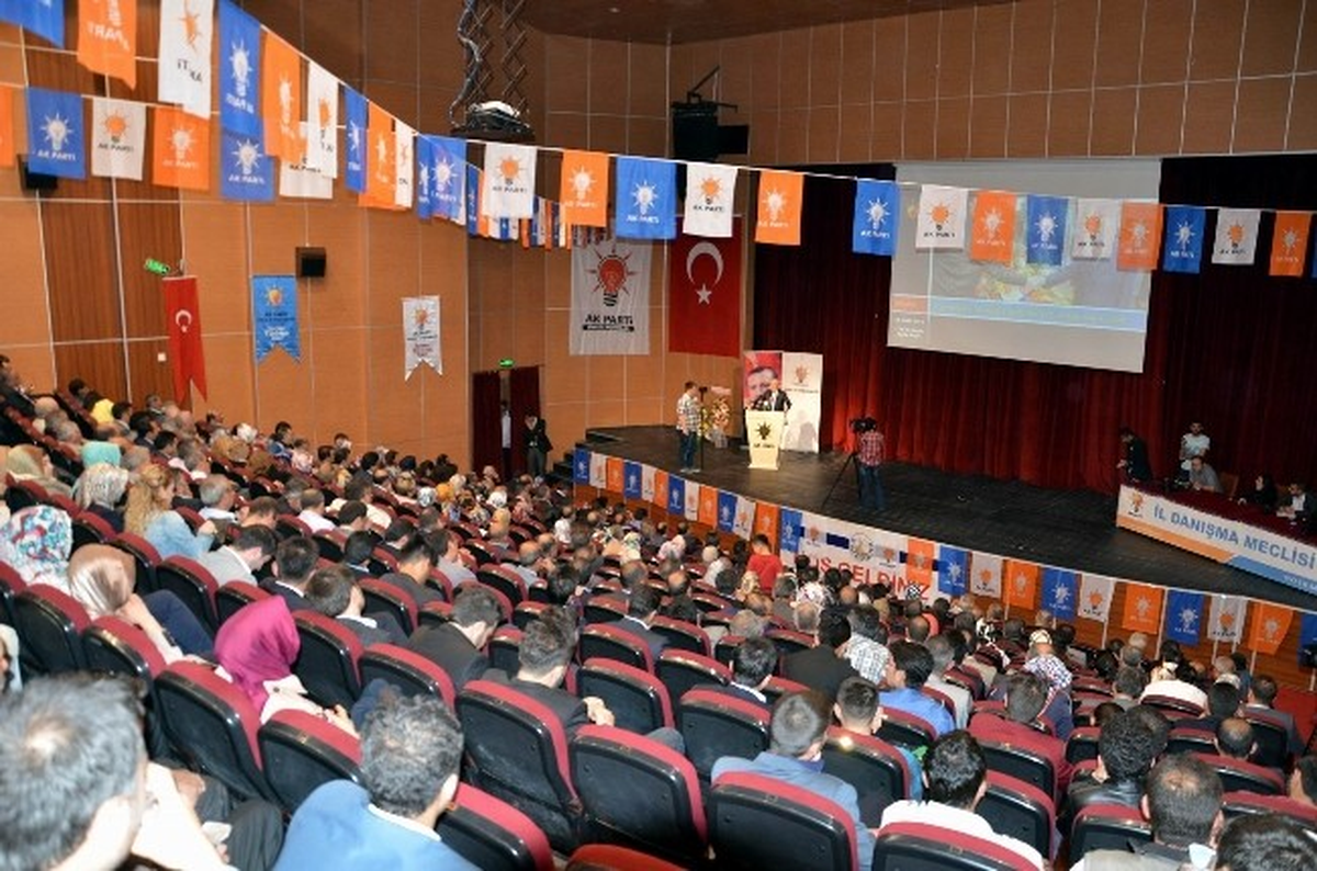 AK Parti\'de Danışma Meclisi Cumartesi Günü Yapılacak