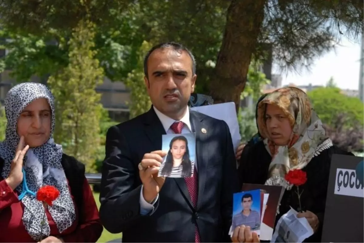 AK Parti\'li İçten\'den Eylem Yapan Ailelere Destek