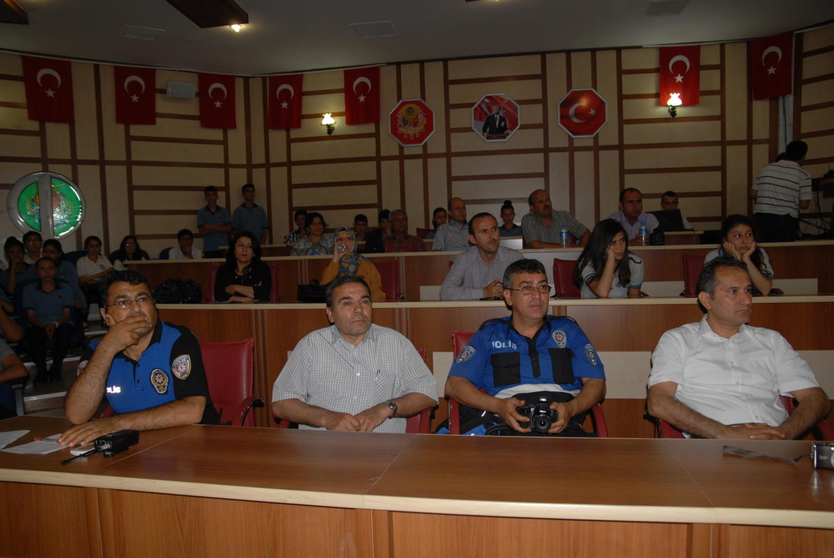 Anamur\'da Öğrencilere Güvenli İnternet Anlatıldı