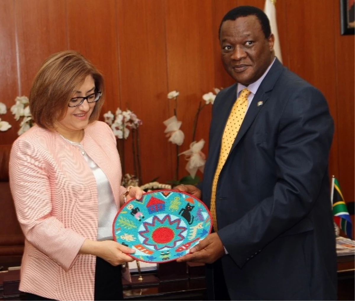 Güney Afrika Büyükelçisi, Fatma Şahin\'i Ziyaret Etti