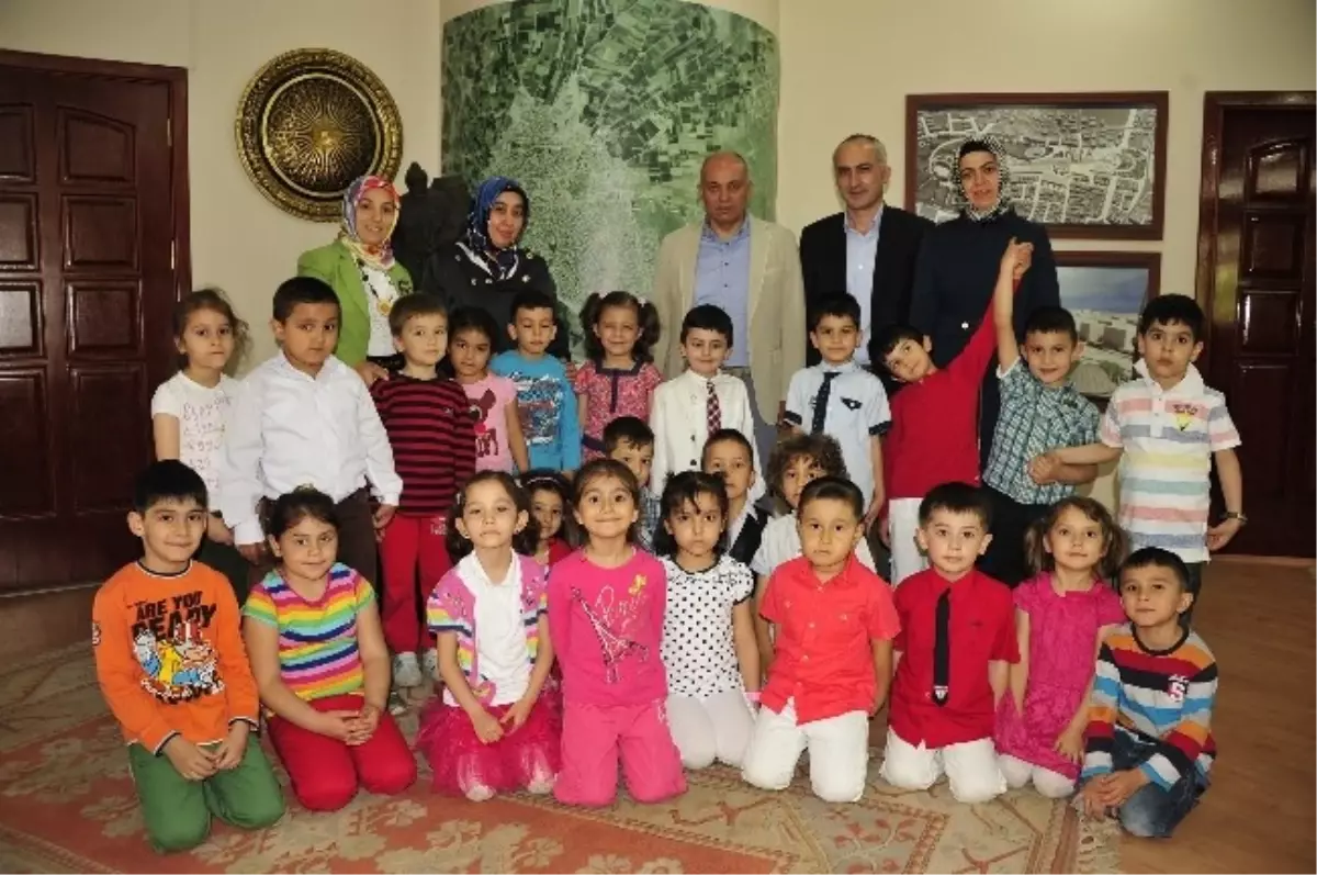 Başkan Çalışkan'ın Minik Ziyaretçileri