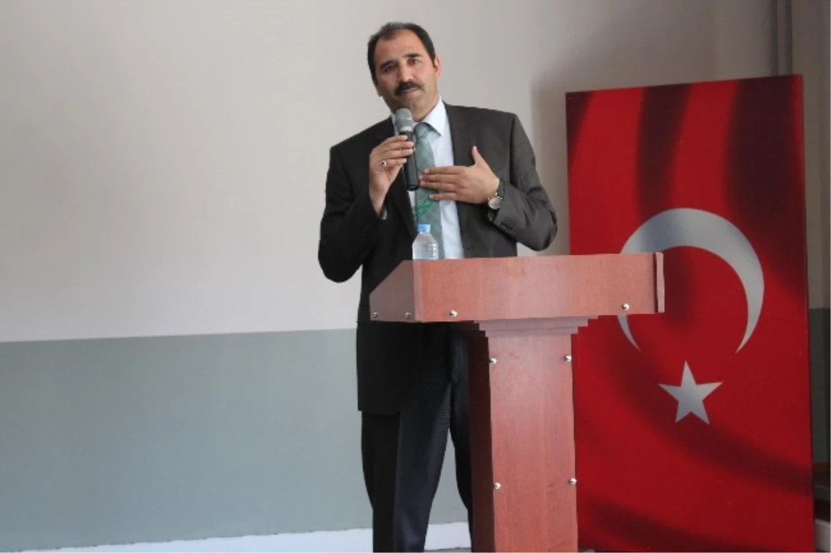 Gazeteci-Yazar Halil İbrahim Özdemir Öğrencilerle