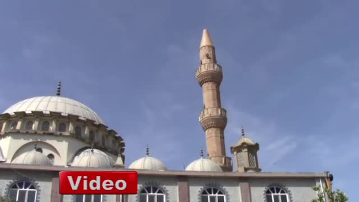 Hasarlı Minareler Yıkılıyor