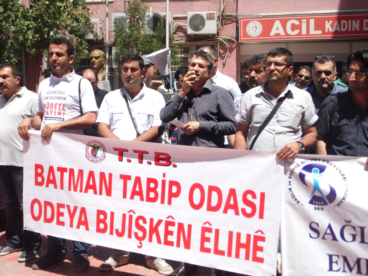 Hekimler : Artık Nöbet Tutmuyoruz