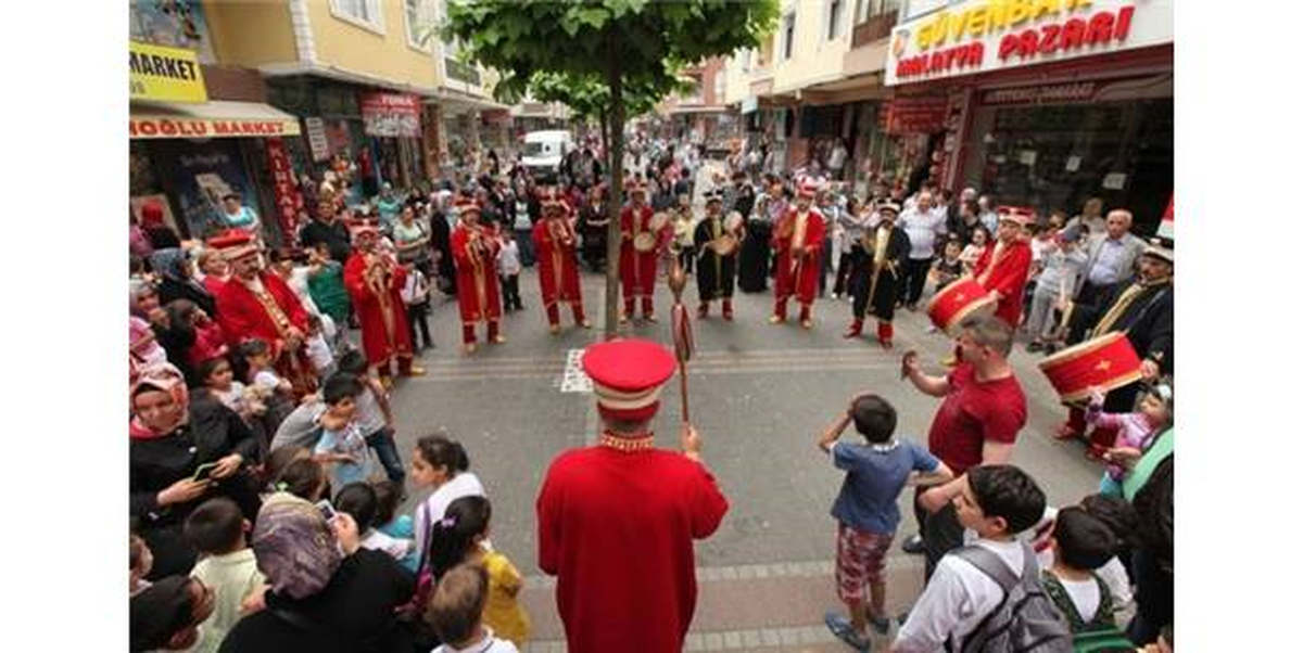 İstanbul\'un Fethi Geleneksel Tatlarla Kutlandı
