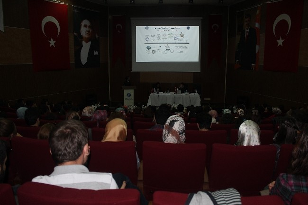 İtalyan Akademisyenlerden ETÜ\'de Nanoteknoloji Konferansı