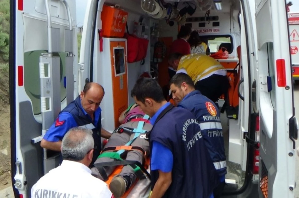 Kırıkkale\'de Trafik Kazası: 2 Yaralı
