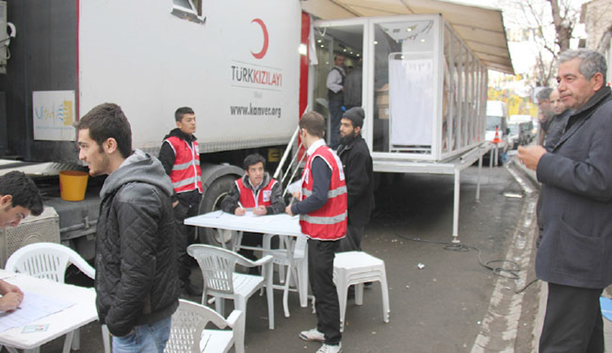 Kızılay\'ın Kan Bağışı Tırı Bingöl\'de