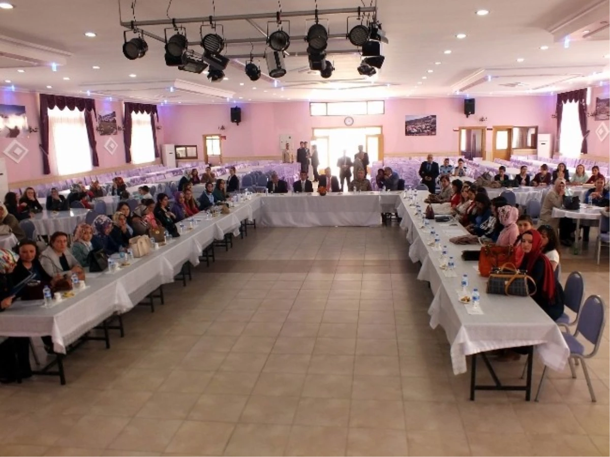 Koyuhisar\'da Gönül Elçileri Projesinin Tanıtım Toplantısı Yapıldı