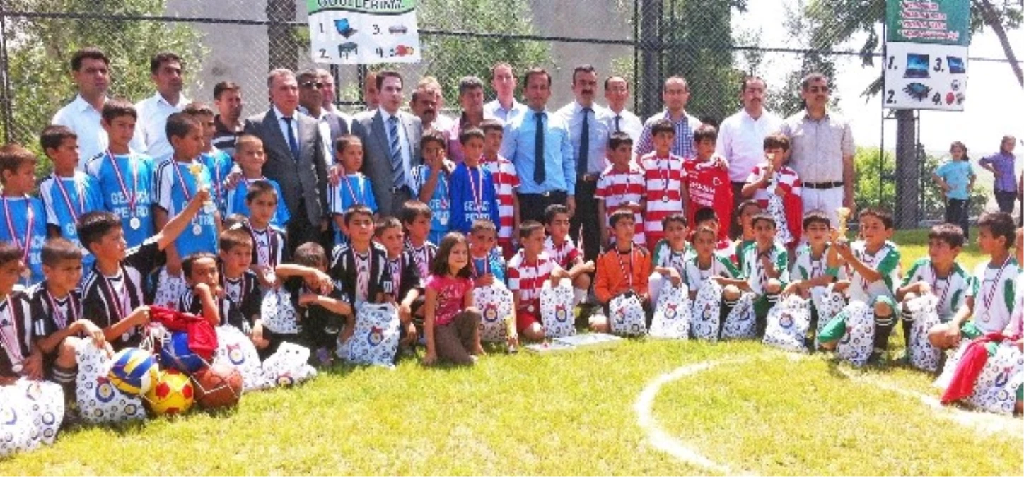 Kozan\'da Köyler Futbolla Kaynaşıyor Turnuvası Sona Erdi