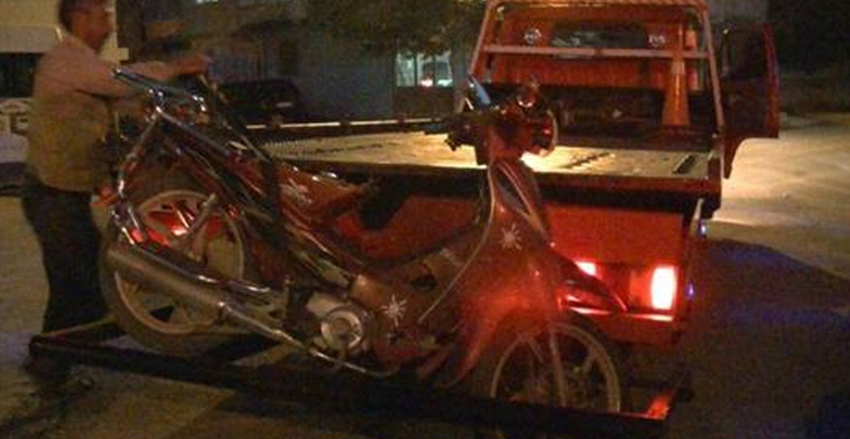 Motosiklet ile Minibüs Çarpıştı: 1 Yaralı