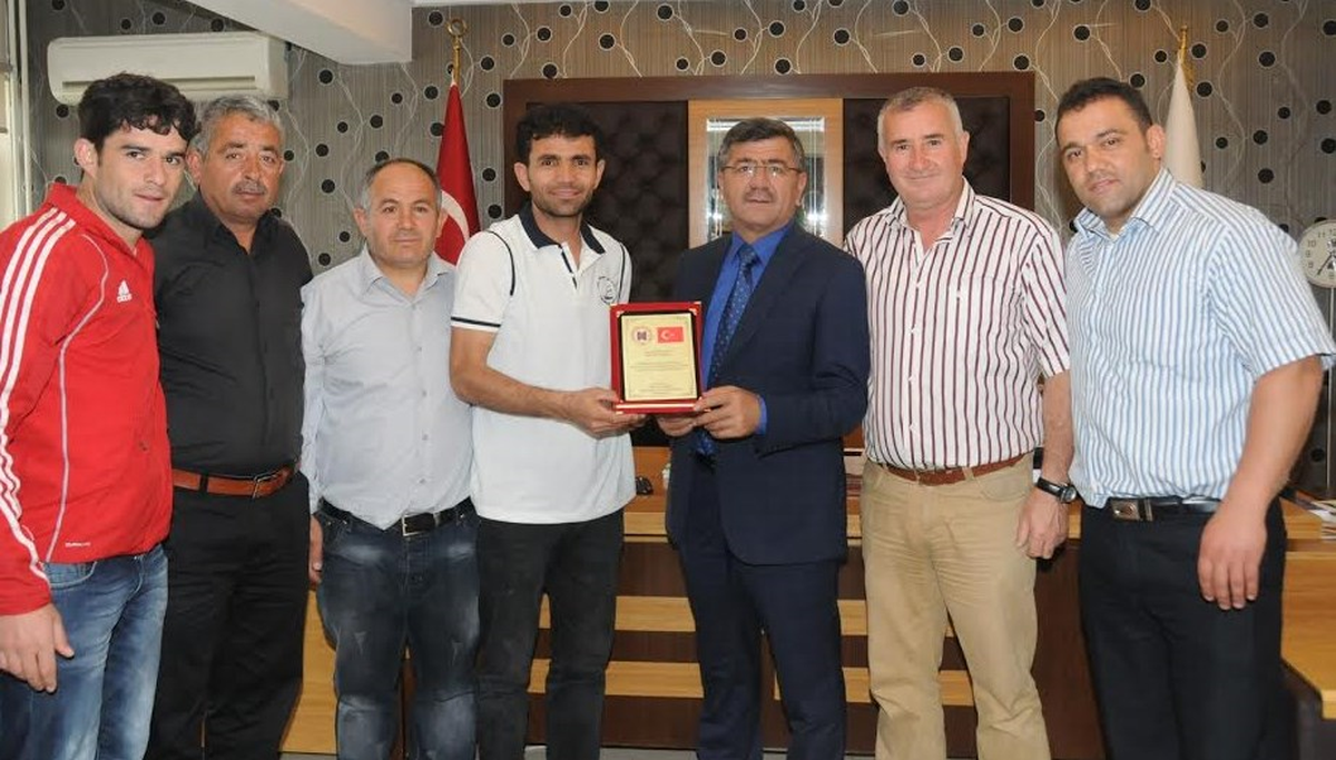 Niğde Belediye Başkanına İşitme Engellilerden Ziyaret