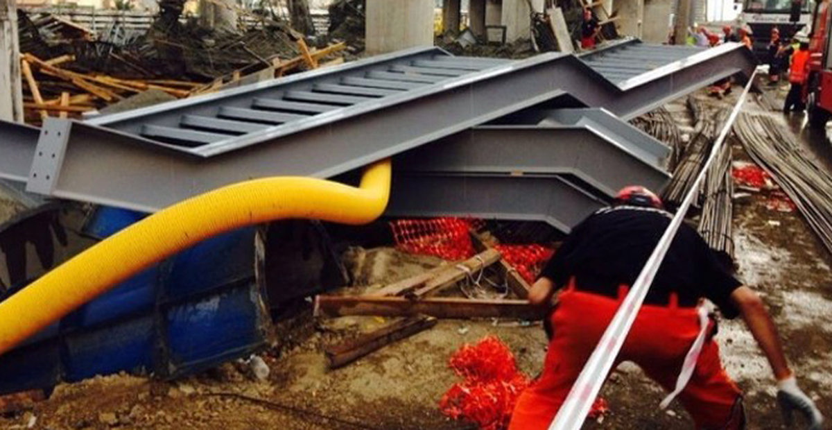 Sakarya'da İstasyon Çalışmalarında İskele Çöktü: 6 Yaralı