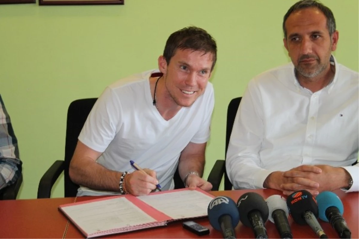 Torku Konyaspor, Aleksandr Hleb ile 1 Yıllık Sözleşme İmzaladı