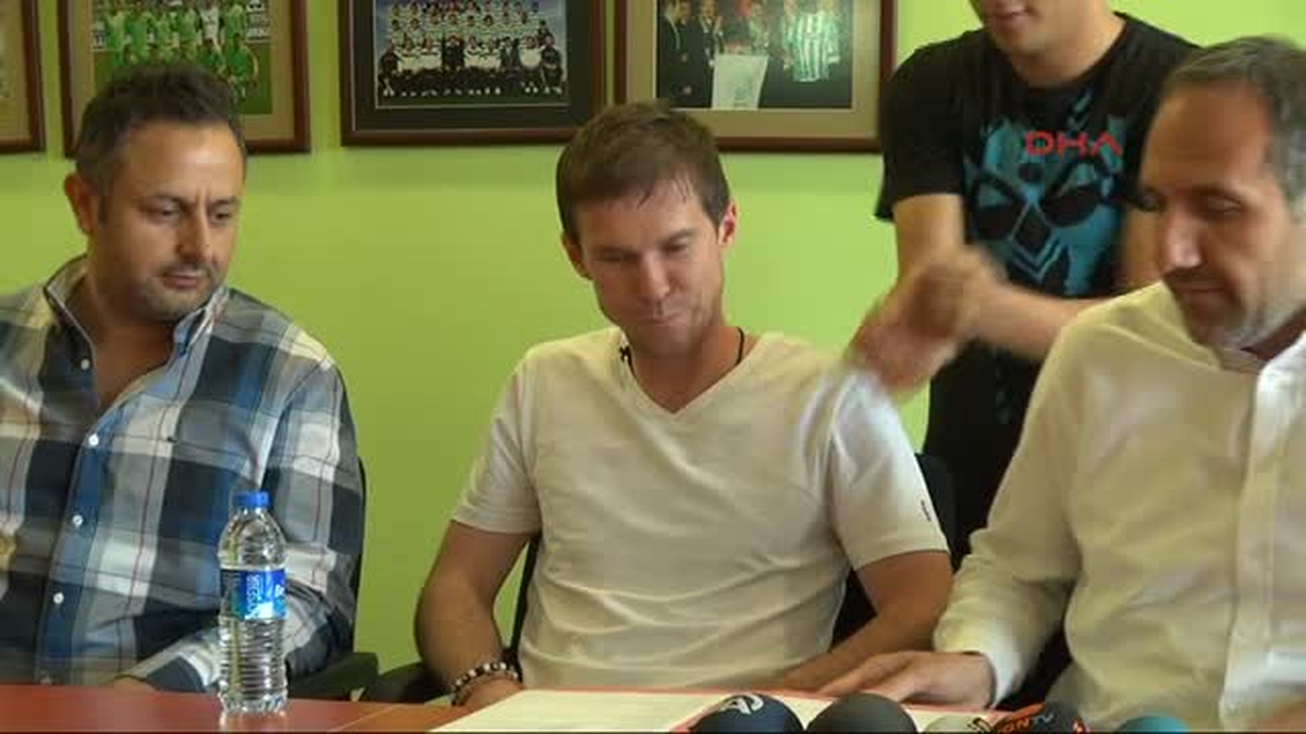 Torku Konyaspor, Alexander Hleb ile 1 Yıllık Sözleşme Yeniledi