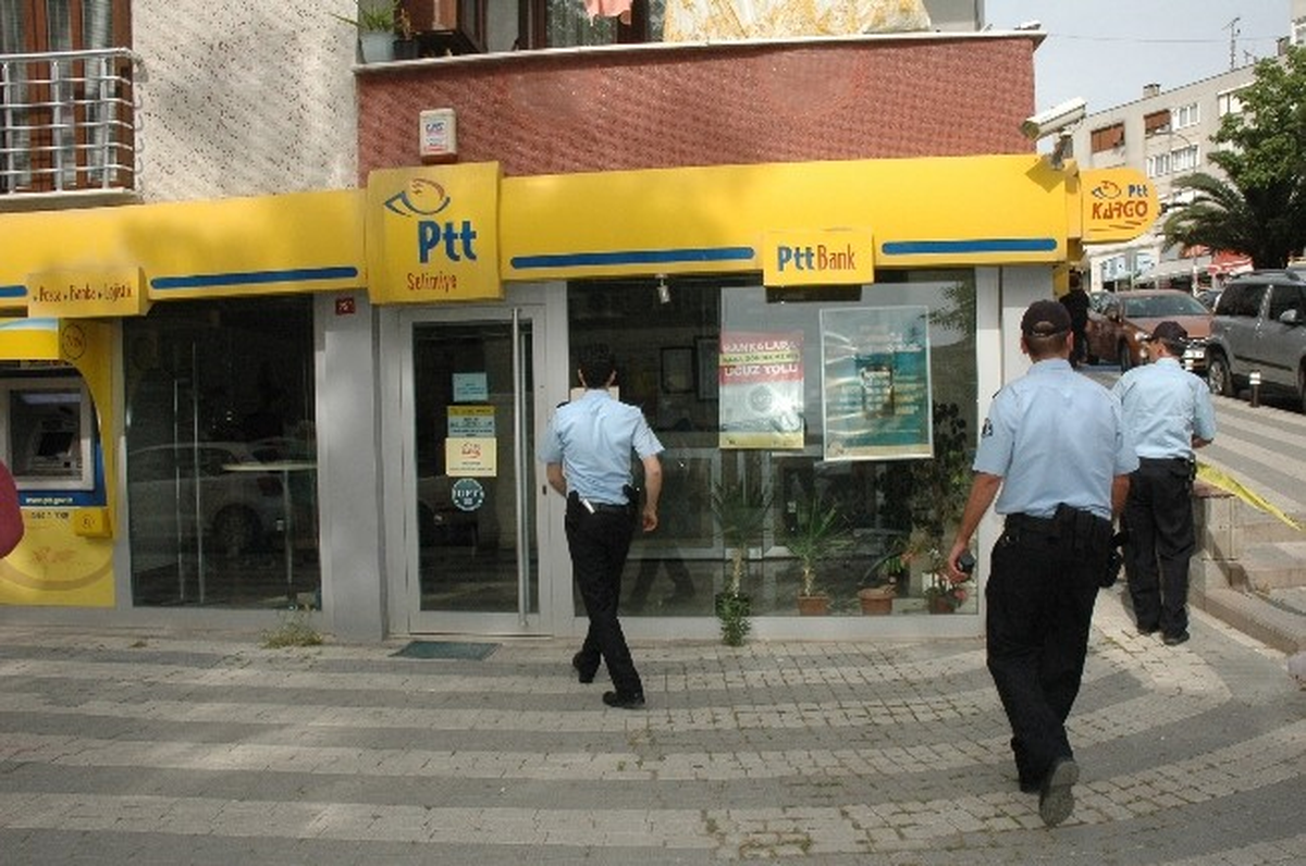 Üsküdar\'da Silahlı PTT Soygunu