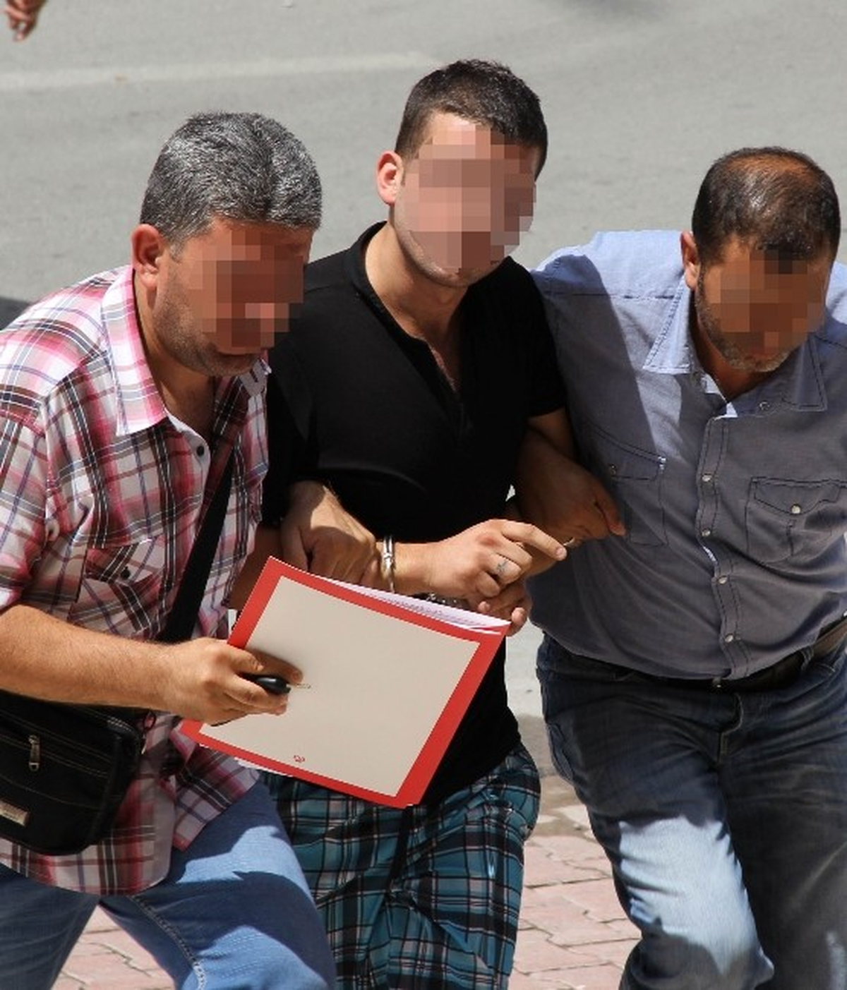 Uyuşturucu Ticaretinden Yargılanan Gençlere Ceza Yağdı