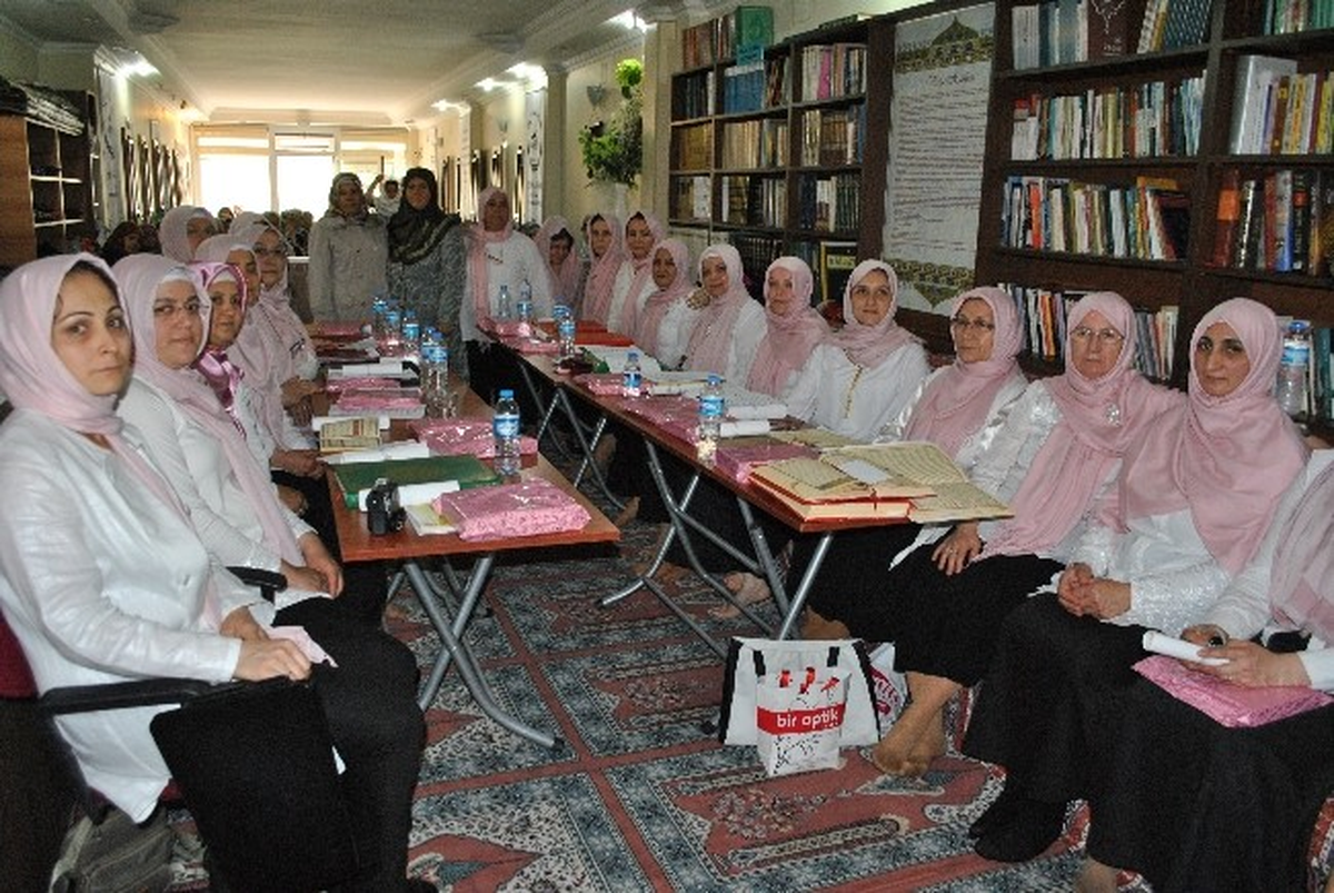 24 Yetişkin Daha Kur\'an-I Kerim Okumayı Öğrendi