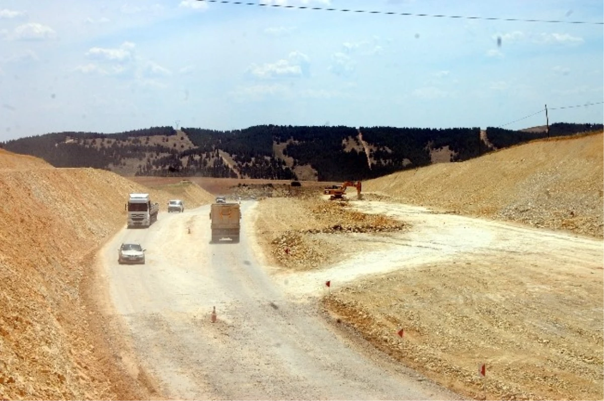 Adıyaman-Şanlıurfa Karayolunda Çalışmalar Sürüyor